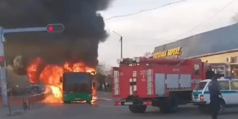 Алматы облысында автобус өртеніп кетті