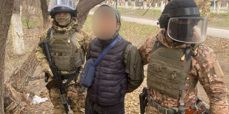 Алматы облысының полиция қызметкерлері іздеуде жүрген қауіпті күдіктіні ұстады