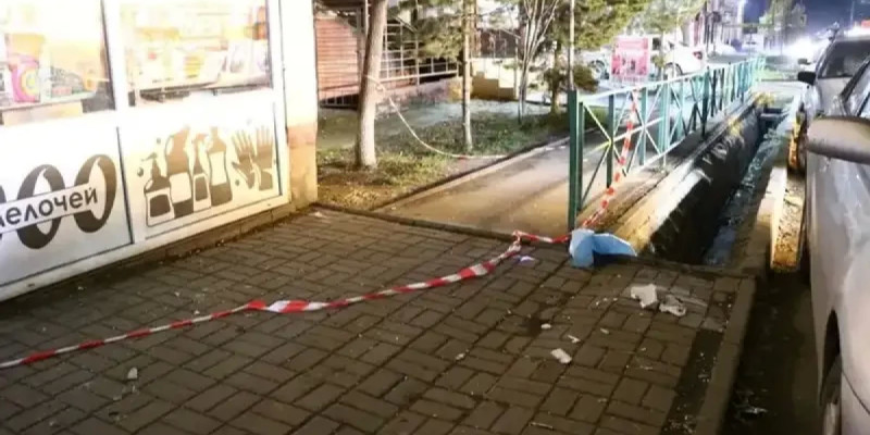 Алматыда биіктен кұлаған ер адам мерт болды