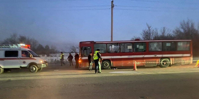 Өскеменде жаяу жүргіншіні автобус қағып кетті