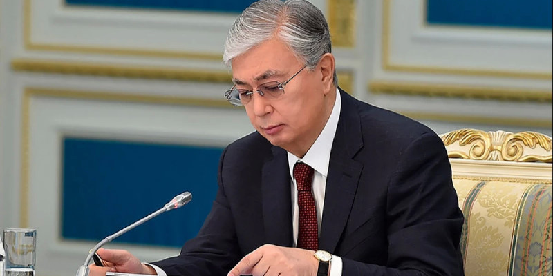 Президент жаңа Жарлыққа қол қоюына байланысты Х желісінде жазба жариялады