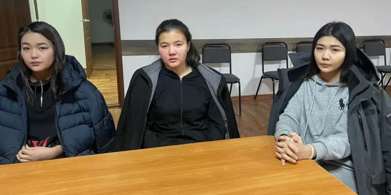 Ақтөбеде жоғалып кеткен үш қыз жалдамалы пәтерден табылды