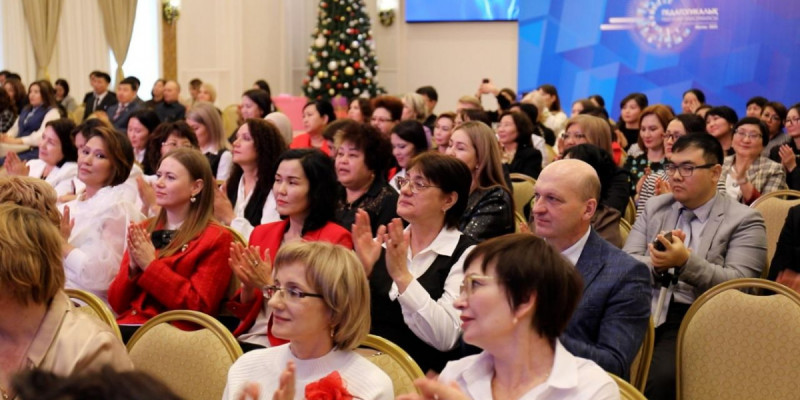 Елімізде 100 педагог 6 млн теңгеден астам сыйақыға ие болды