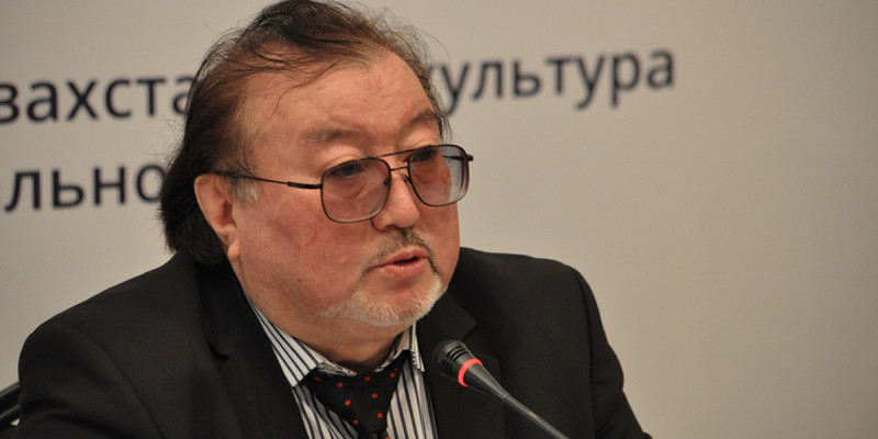 Ұлықбек Есдәулет халықаралық поэзия сыйлығын иеленді