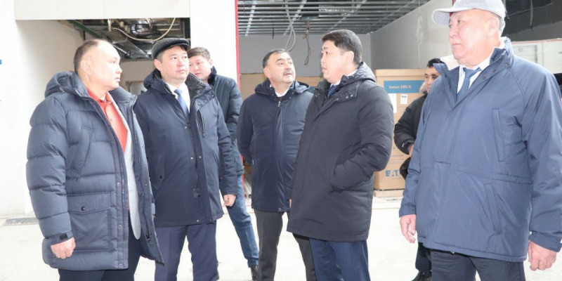 Депутаттар құрылысы ұзаққа созылған гемотологиялық орталықтың жұмысымен танысты