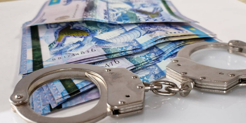 Алматыда аудан әкімінің орынбасары 14 миллион теңге пара алды деген күдікке ілінді