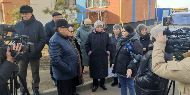 Мәжіліс депутаты Алматыдағы «Мәдениет» тұрғын үй кешенінің тұрғындарымен кездесті