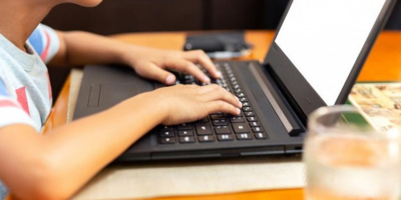 Ертең Астанада бірінші ауысымдағы оқушылар онлайн оқиды