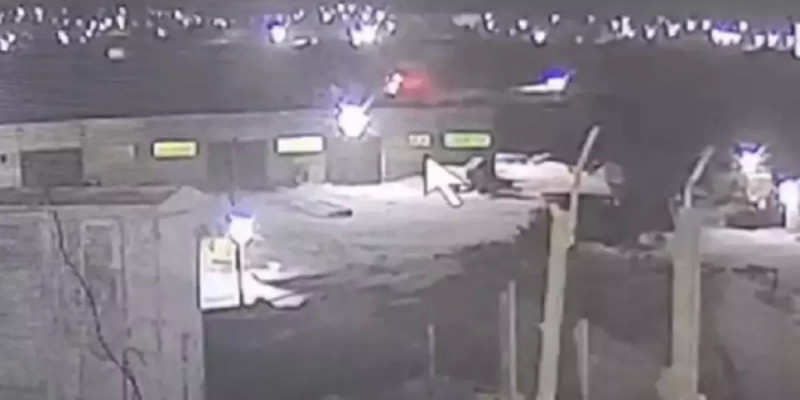 Майқайыңда автобустың жер астына түсіп кеткен сәтінен видео пайда болды