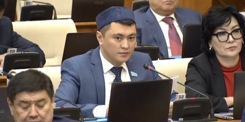 500 млн теңгеге түсіріліген фильмді 325 адам көрген – Дәулет Мұқаев