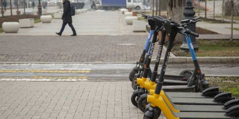 Электрсамокаттарға бөлек жол салынуы мүмкін