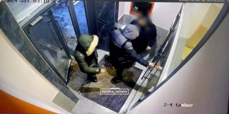 «Швейцариялық сағаттар, 2200 АҚШ доллары»: елордада пәтер тонаған күдіктілер ұсталды