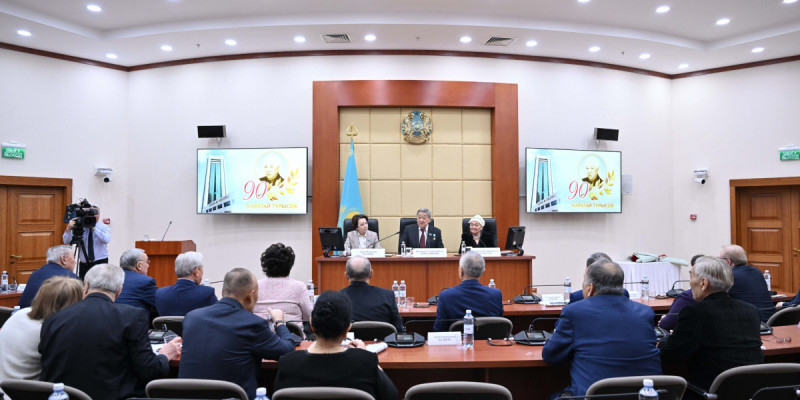 Мәжілісте Қаратай Тұрысовтың 90 жылдығына арналған жиын өтті