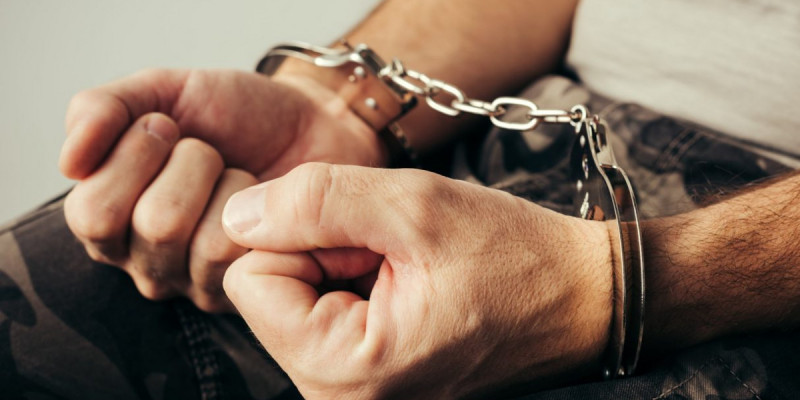 Таразда бюджет қаражатын жымқырған шенеунік 8 жылға сотталды