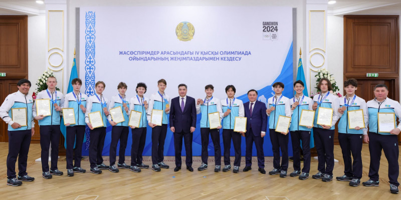 Олжас Бектенов Олимпиада жеңімпаздарын марапаттады