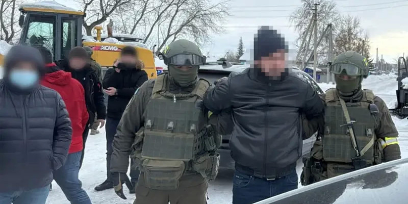 Ақмола облысында кәсіпкерлерден ақша бопсалаған 2 адам ұсталды