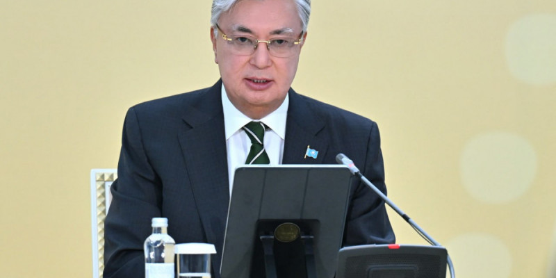 Аға буын жас ұрпаққа жол нұсқап, бағыт-бағдар беруі керек – Тоқаев