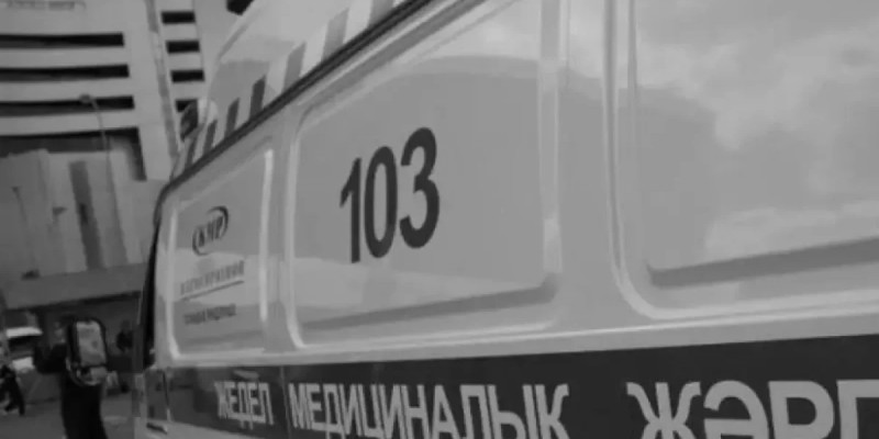 Алматыда көлік ағашқа соғылып, бір адам көз жұмды