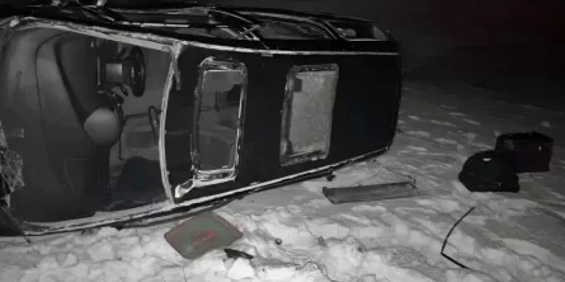 Абай облысында көлік аударылып, 4 адам зардап шекті