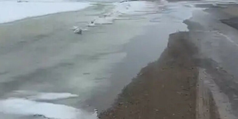 Ұлытау облысында тасжолды су басып қалды