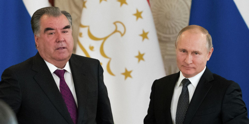 Тәжікстан президенті Эмомали Рахмонов Владимир Путинмен сөйлесті