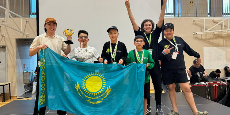 Қазақстандық оқушылар робототехникадан халықаралық чемпионатта рекорд орнатты