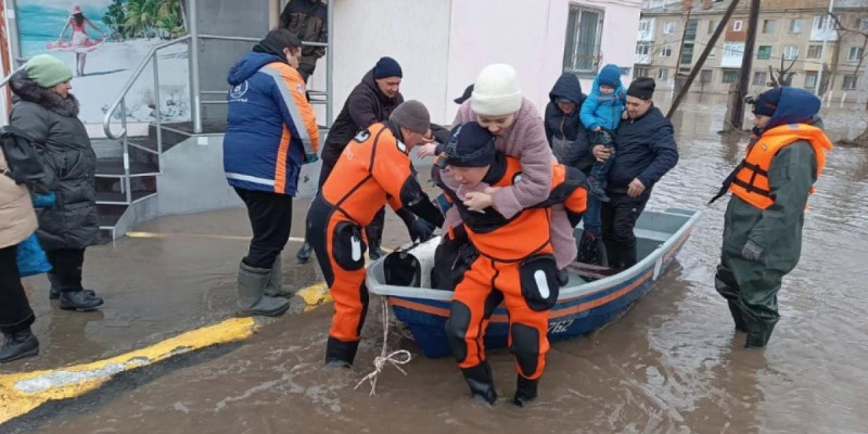 Су басқан өңірлерде 20 мыңнан астам волонтер жұмыс істеп жатыр