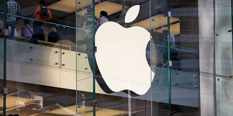 Apple компаниясы 700 қызметкерін жұмыстан шығарды
