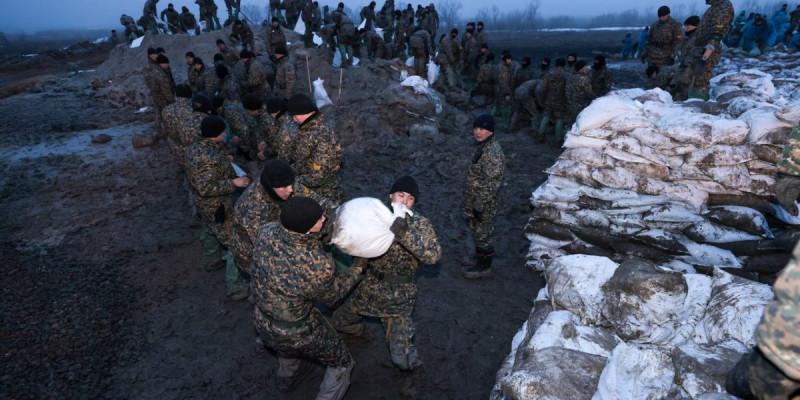 Олжас Бектенов: СҚО-да су тасқынына қарсы іс-шараларға 3000-нан астам адам жұмылдырылды