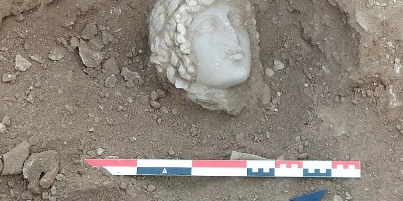 Археологтар Грекиядан 1 800 жылдық тарихы бар мәрмәр мүсін тапты