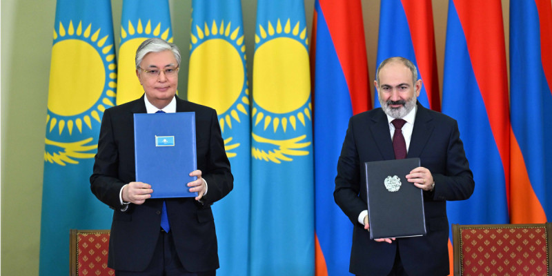 Қасым-Жомарт Тоқаев пен Никол Пашинян бірлескен мәлімдемеге қол қойды