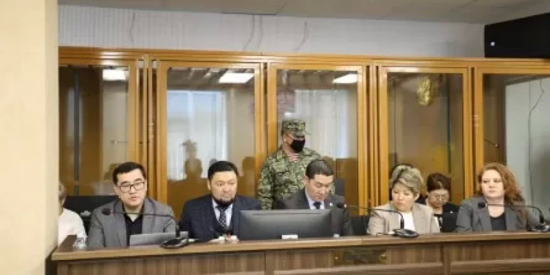 Бишімбаевтың сотында алқабилерді көрсетіп қойған журналистер жазаланды