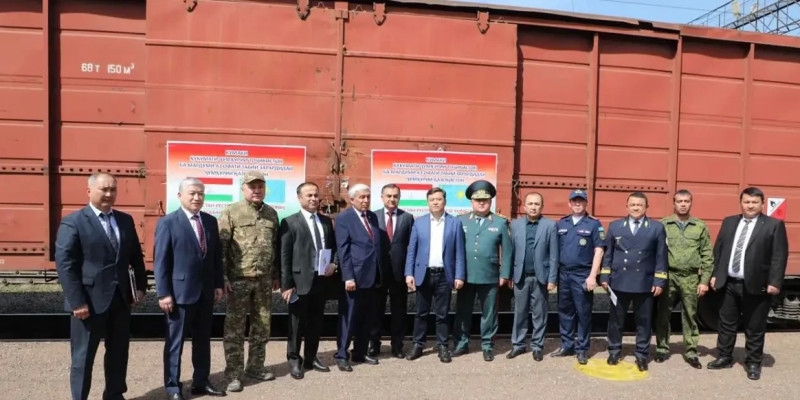 Елімізге Тәжікстаннан 61 вагон гуманитарлық көмек жетті