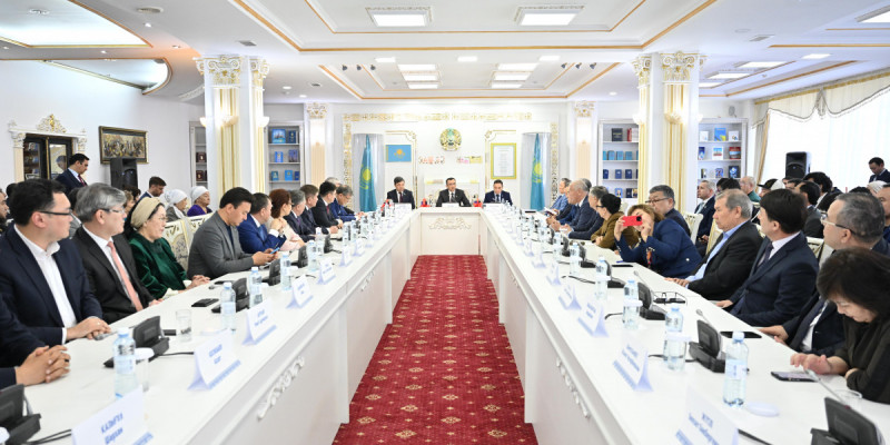 Бес кітаптың таныстырылымы өтті