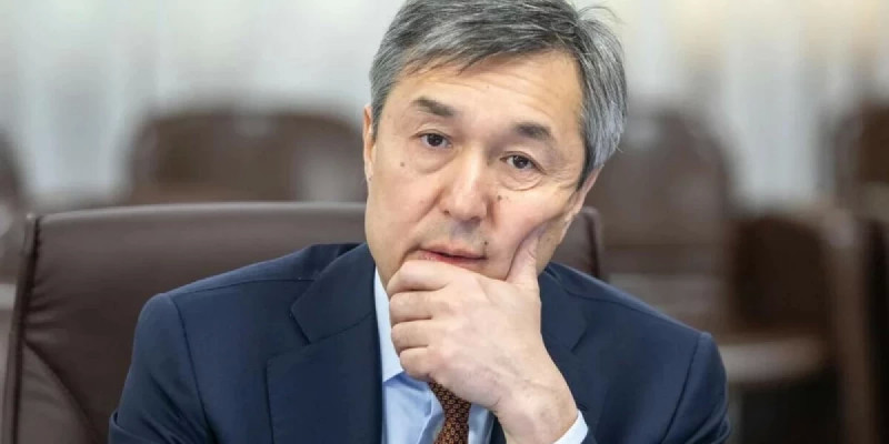 «Сұрақтарға жауап бердім»: Райымбек Баталов өзекті мәселе төңірегінде сұхбат берді (ВИДЕО)