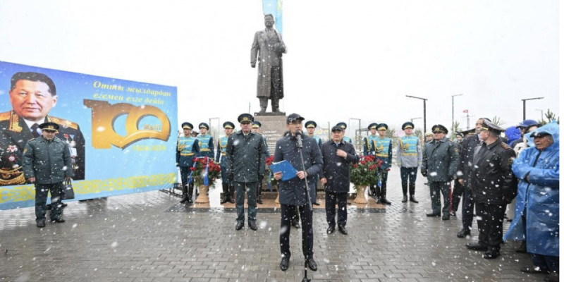Ақкөл қаласында Сағадат Нұрмағамбетовке ескерткіш ашылды