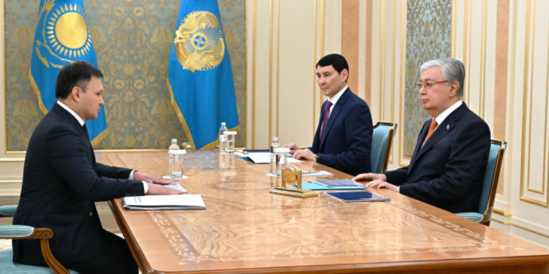 Президент «ҚазМұнайГаз» ҰК» АҚ басқарма төрағасының міндетін атқарушы Асхат Хасеновті қабылдады