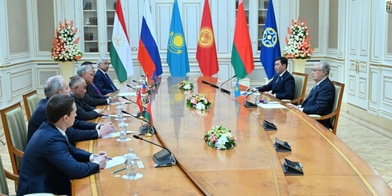 Президент ҰҚШҰ-ға мүше елдер парламенттері палаталарының спикерлерімен кездесті