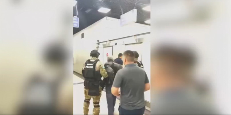 «Қылмыс 1997 жылы жасалған»: Қазақстан азаматын өлтірді деген күдікті шетелден экстрадицияланды