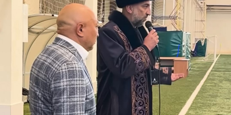 Шапан жапты: Магомед Әдиев ұлттық құрама футболшыларымен қоштасты