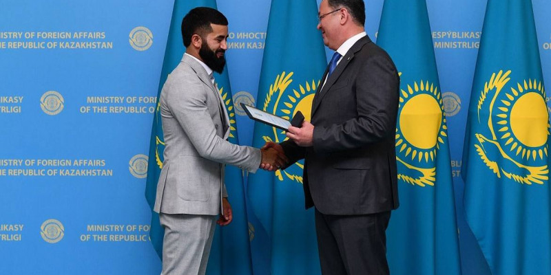 Танымал әнші Сыртқы істер министрлігінің марапатына ие болды