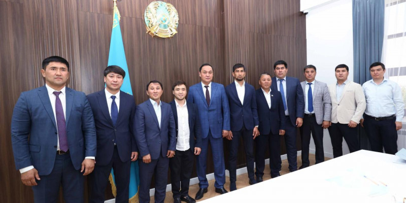 Облыс әкімі Елдос Сметов пен Асланбек Шымбергеновке ақшалай сыйақы табыстады