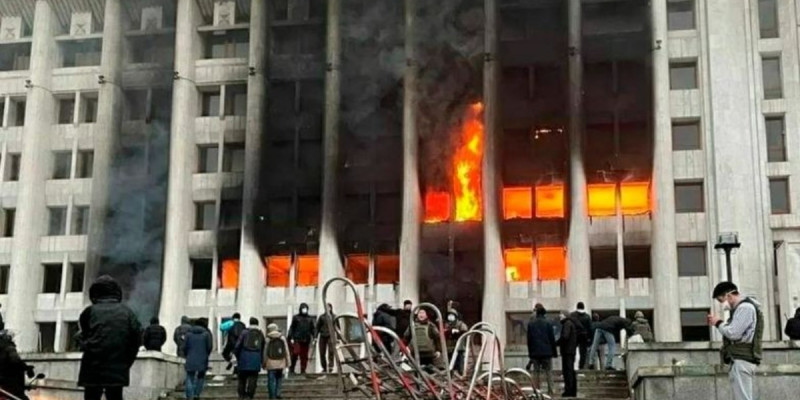 Қаңтар оқиғасы: Алматы әкімдігі басып алған 11 адамға үкім шықты