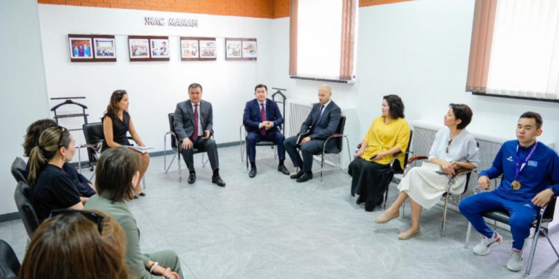 Жеңіс Қасымбек: Ерекше білім беру қажеттіліктері бар балалар ұдайы назарда