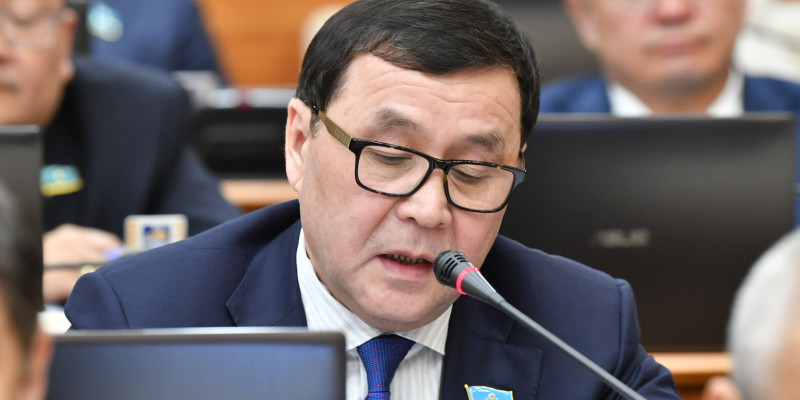 ЛГБТ – жат құбылыс, оған халық ашық қарсы: Депутат киіз үйде билеген "қызтекені" жауапқа тартуды сұрады
