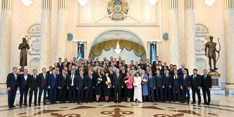 Президент тасқынмен күреске үлес қосқан азаматтарды марапаттады