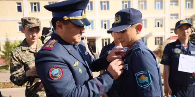 Жасөспірімді ажалдан аман алып қалған сарбаз марапатталды