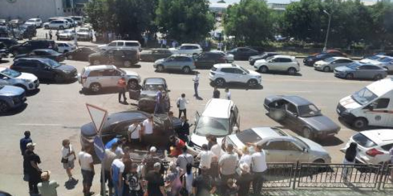 Қарағандыда үйлену тойының алдында қалыңдық мінген көлік апатқа ұшырады (ВИДЕО)