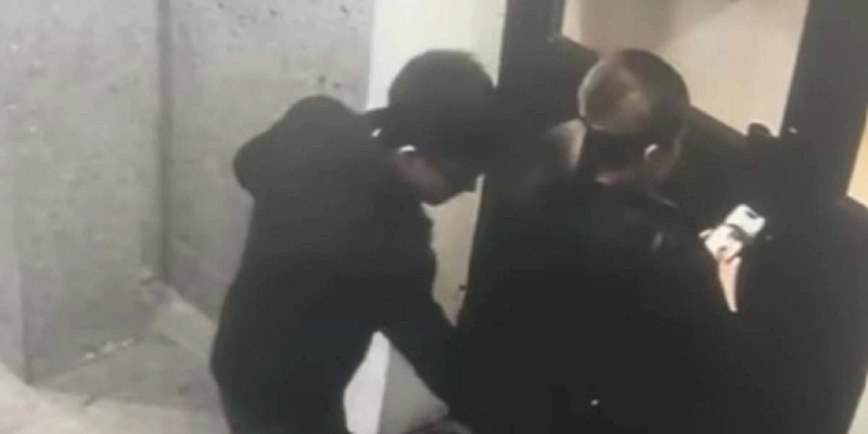 Елордада ер адамның қызға тиіскен сәті видеоға түсіп қалды