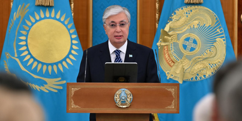 Президент БАҚ қызметкерлерін құттықтады